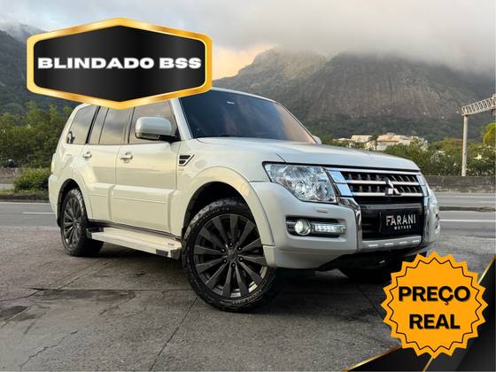 MITSUBISHI PAJERO FULL 3.2 HPE 4X4 16V TURBO INTERCOOLER DIESEL 2P AUTOMÁTICO MITSUBISHI PAJERO FULL 3.2 HPE 4X4 16V TURBO INTERCOOLER DIESEL 2P AUTOMÁTICO